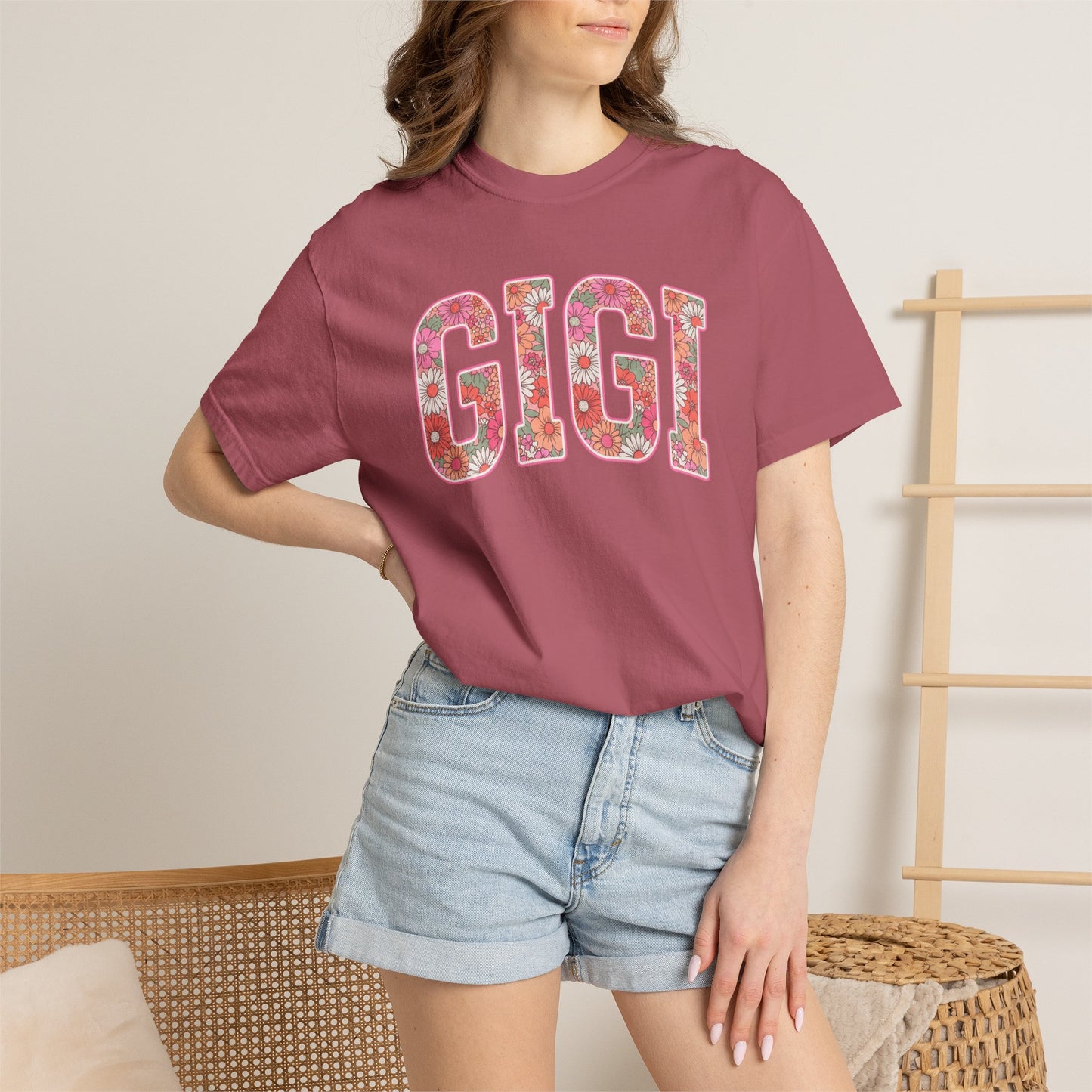 GIGI floral varsity letters T-Shirt | pink daisy name tee